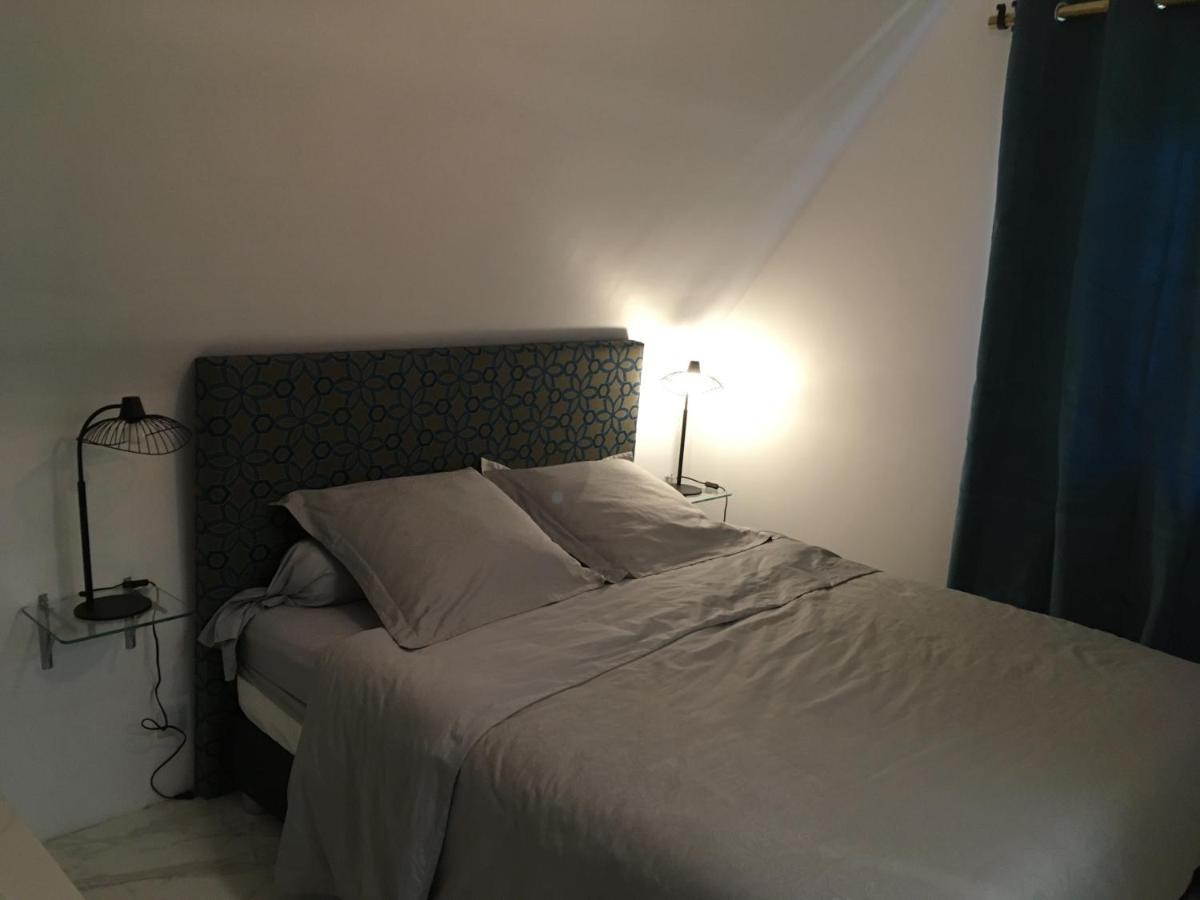 La Forge De La Coudraie Bed & Breakfast Pleugueneuc Bagian luar foto
