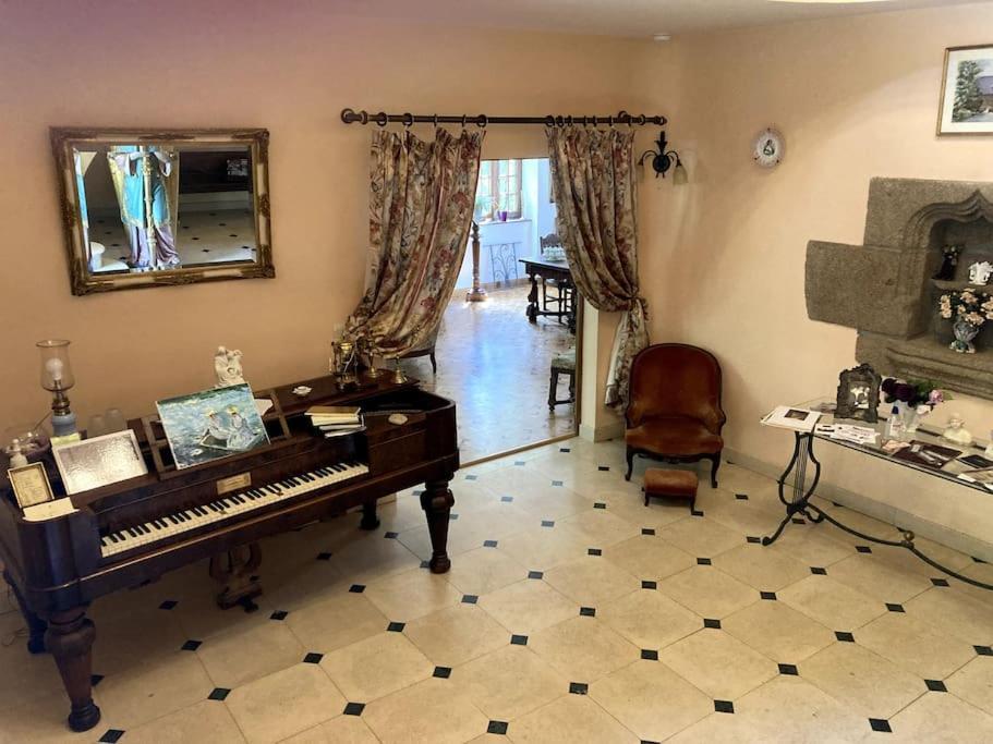 La Forge De La Coudraie Bed & Breakfast Pleugueneuc Bagian luar foto