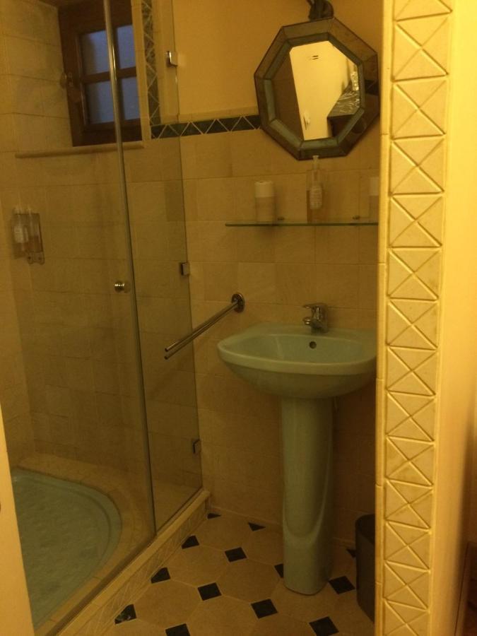 La Forge De La Coudraie Bed & Breakfast Pleugueneuc Bagian luar foto